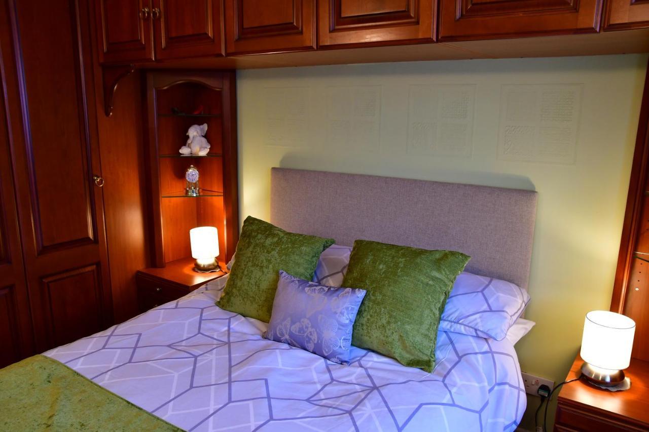 Entire Niche Apartamento Hildenborough Exterior foto